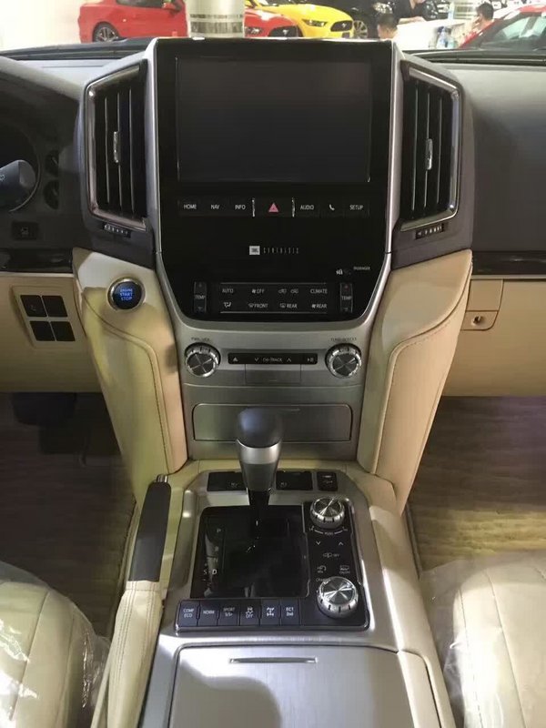 16豐田酷路澤5700現(xiàn)車 底掛頂配價格可刀-圖5
