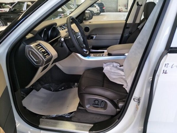 17款路虎揽胜运动裸利畅销 轻松驾行天下-图4