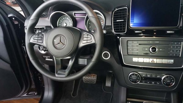 17款奔馳GLS450報(bào)價(jià) 港口現(xiàn)車105萬拋售-圖4