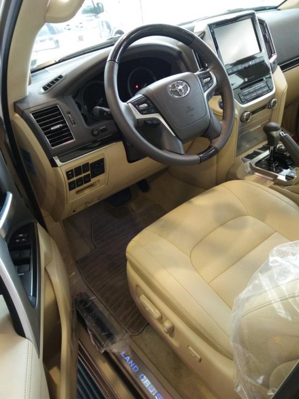 2016款豐田酷路澤5700 V8抄底價(jià)時(shí)候到了-圖4