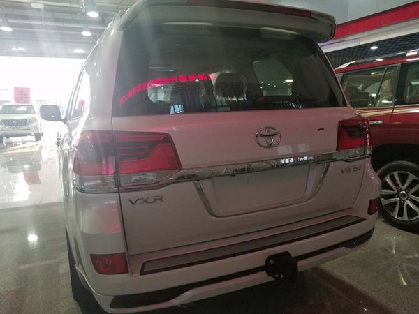 2017款豐田酷路澤5700 四驅(qū)越野八座現(xiàn)車-圖7