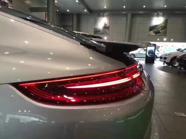 2017款保时捷Panamera 闪电超跑一降再降-图8