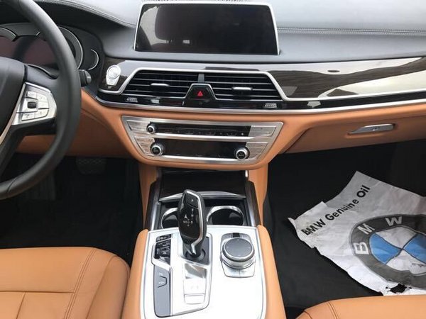 进口宝马740奢华轿车 五一批量降价过万-图6