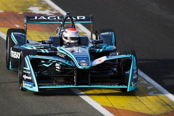 冠军阵容 赛车升级“豹”力即将来袭 捷豹车队出征Formula E第四赛季-图2