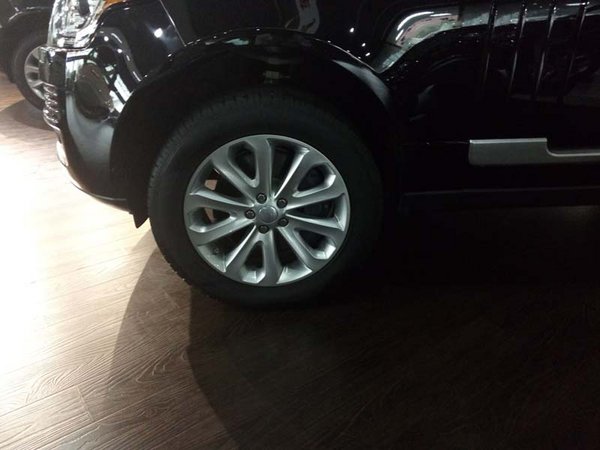 美規(guī)汽油路虎攬勝行政 鉅惠現(xiàn)車SUV駕馭-圖3