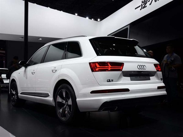 2017款奥迪Q7降价 2.0/3.0行情62万起售-图3