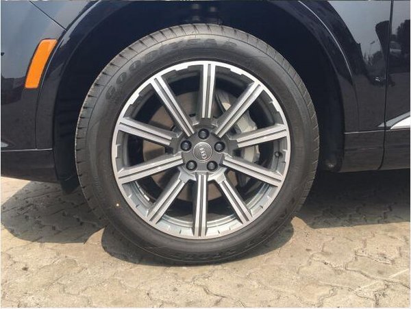 17款全新奥迪Q7加版全国优惠现车销售-图8