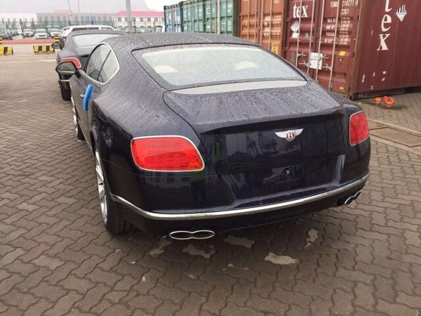 天津自貿(mào)區(qū)賓利歐陸GT4.0 詳情配置現(xiàn)車-圖3