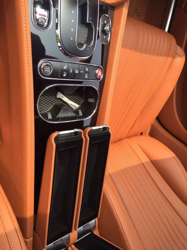 17款宾利飞驰V8S现车 更低排量更低价格-图6