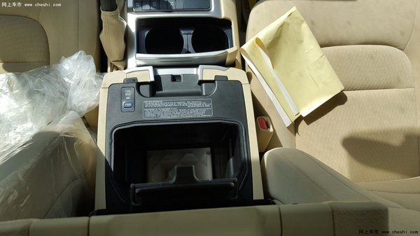 2016款蘭德酷路澤4000 丐版豐田陸巡現(xiàn)車-圖9