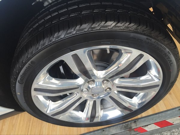 全地形小霸王路虎SUV 創(chuàng)世加長版SUV現(xiàn)車-圖9