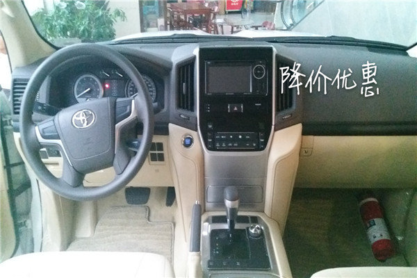 16款豐田酷路澤4000現(xiàn)車 丐版改裝對比圖-圖4