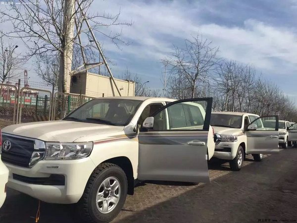 16款豐田酷路澤4000乞丐版 現(xiàn)車顏色齊全-圖9