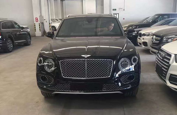 17款宾利添越V8低降风暴 激情澎湃豪轿车-图2