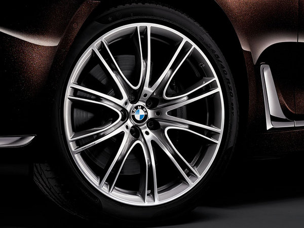 新BMW M760Li xDrive  动静皆宜-图8
