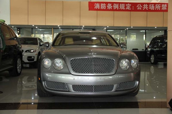 平行进口宾利飞驰现车 价格实惠行情紧俏-图2