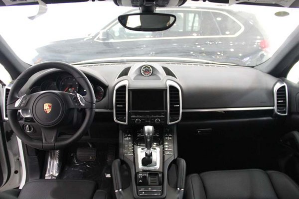 2016款保時(shí)捷卡宴現(xiàn)車 低惠報(bào)價(jià)挑戰(zhàn)全港-圖4