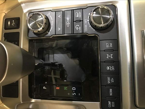 豐田酷路澤5700中東VXS頂配 V8無視坎坷-圖6