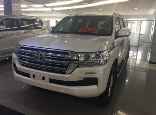 2016款酷路泽4000现车已到店 热销中-图2