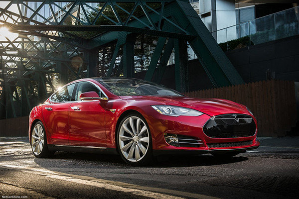 特斯拉Model S“不够疯”被告上法庭-图1