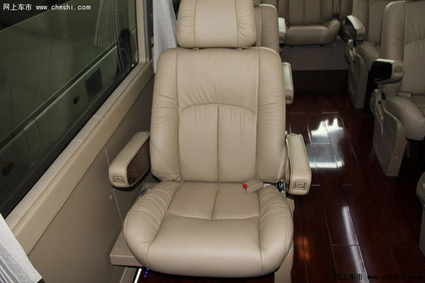 丰田考斯特到店享优惠 期待您豪气驾驭