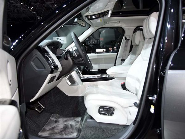 路虎攬勝行政版現(xiàn)車 極速越野天津港現(xiàn)車-圖4