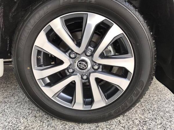 2017款丰田陆地巡洋舰5700方小猴说车-图6