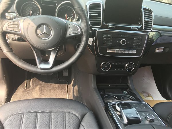 2017款奔馳GLS450現(xiàn)車(chē) 豪情降價(jià)中秋獻(xiàn)禮-圖4