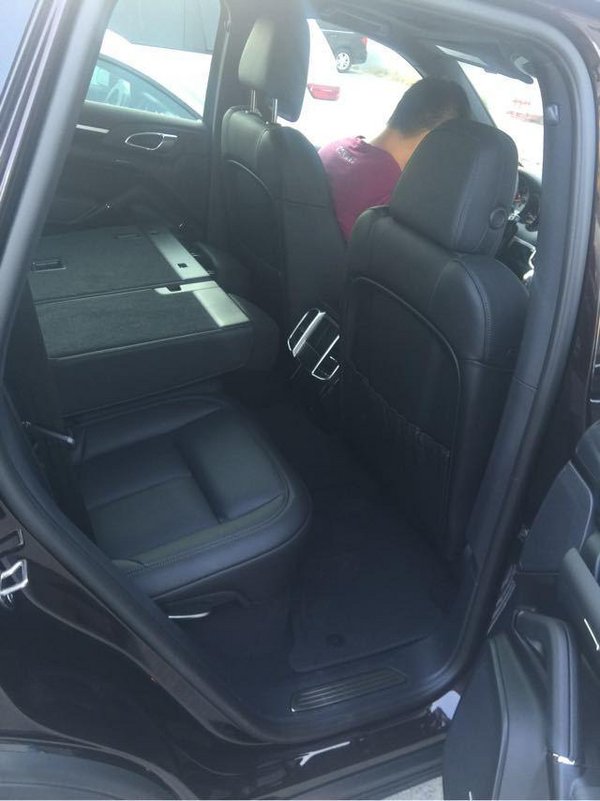 17款保时捷卡宴靓丽越野 雄姿英发热售价-图6