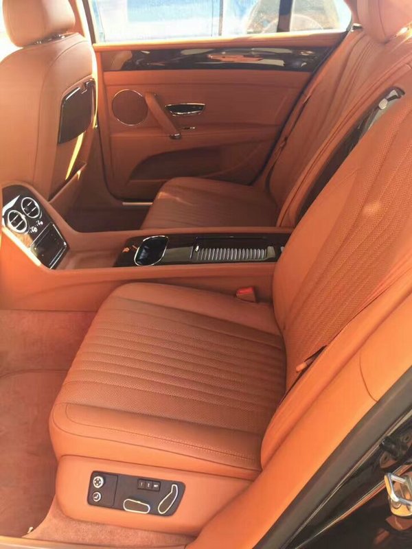 2017款宾利飞驰4.0T 全时四驱4座进口SUV-图9