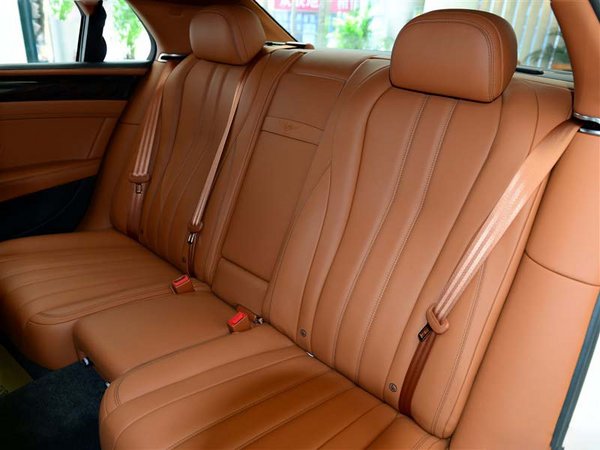 平行进口宾利飞驰4.0T 价格靠谱性能SUV-图6