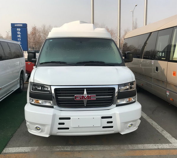 GMC商务之星明星保姆车 5.7米裸惠158万-图2