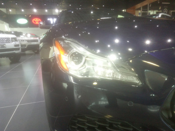 玛莎拉蒂莱万特 限量版蓝色大功率越野车-图4