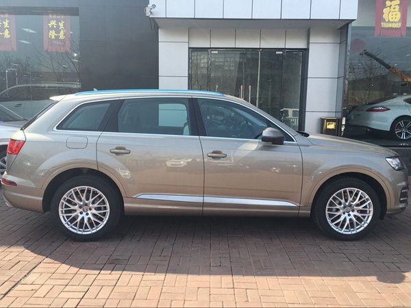 16款奧迪Q7現(xiàn)車廠家特賣驚喜促銷配置全-圖4