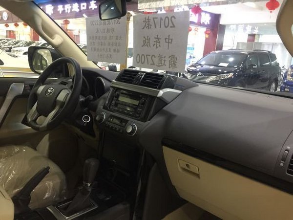 17款丰田霸道2700后挂备胎 7座天窗按揭-图5