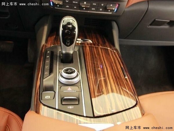2016款美規(guī)版瑪莎拉蒂SUV萊萬特現(xiàn)車價(jià)格-圖10