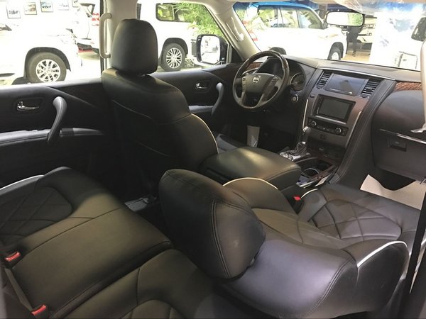 17款日產途樂Y62中東4.0L 底掛尼桑途樂-圖7