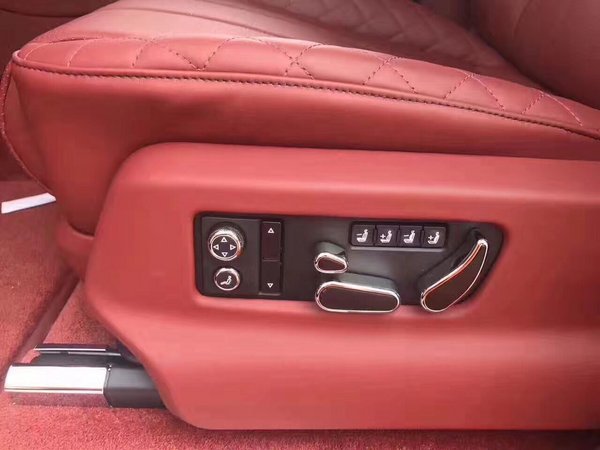 17宾利添越W12 释放活力越野现车手续齐-图6