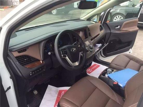 17款丰田塞纳展位现车 两驱加版给力降价-图5