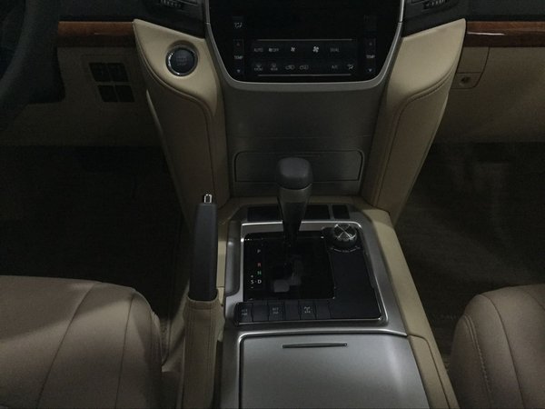 解析酷路泽年中价格 16款丰田酷路泽4000-图6