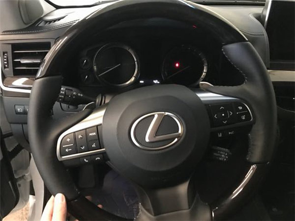 18款雷克萨斯LX570现车 天津港底价156万-图7
