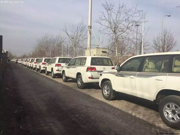 16款豐田酷路澤4000乞丐版 現(xiàn)車顏色齊全-圖10