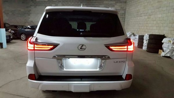 17款雷克薩斯LX570 緊俏越野車瘋狂降價-圖3