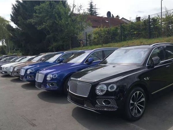 17款宾利添越W12配置 全时四驱对比刺绣-图1