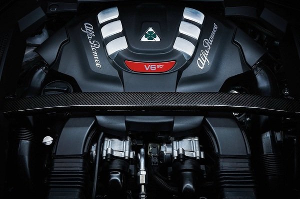阿尔法罗密欧推7座中型SUV 2.0T四缸动力-图3