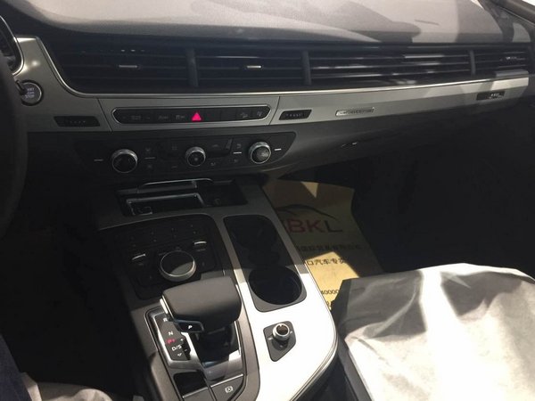 2017款奔馳GLS450 105萬年末降價引圍觀-圖7