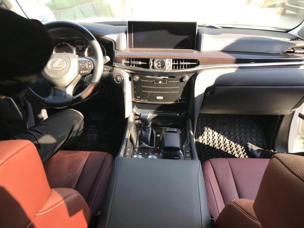 18雷克萨斯LX570中东 高档品牌美誉全球-图4