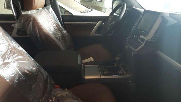 16款豐田酷路澤5700 V8配置爆惠行情解析-圖5