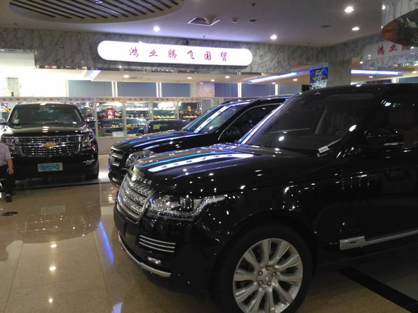 路虎揽胜创世加长版3.0 最便宜的揽胜SUV-图4