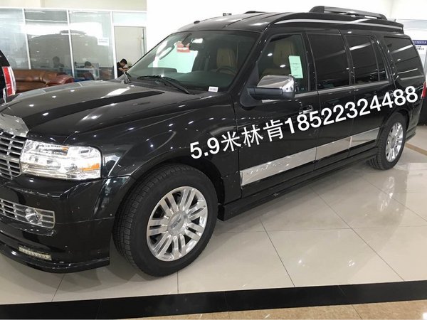 進口林肯領(lǐng)袖一號加長 國內(nèi)稀缺驚現(xiàn)天津-圖2